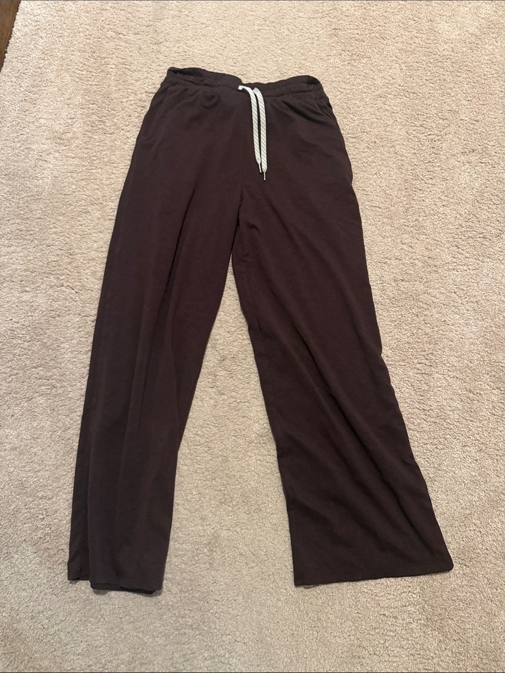 Vuori womens wide leg Drawstring Joggers size small petite